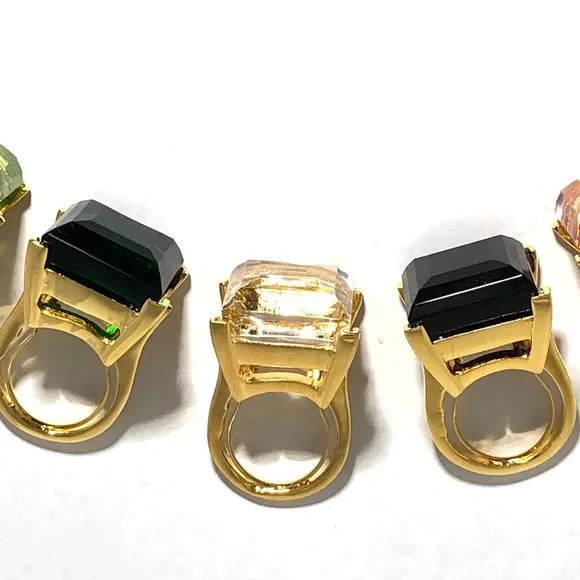 KENNETH JAY LANE, CLEAR CRYSTAL SQUARE STATEMENT RING - Picture 10 of 13